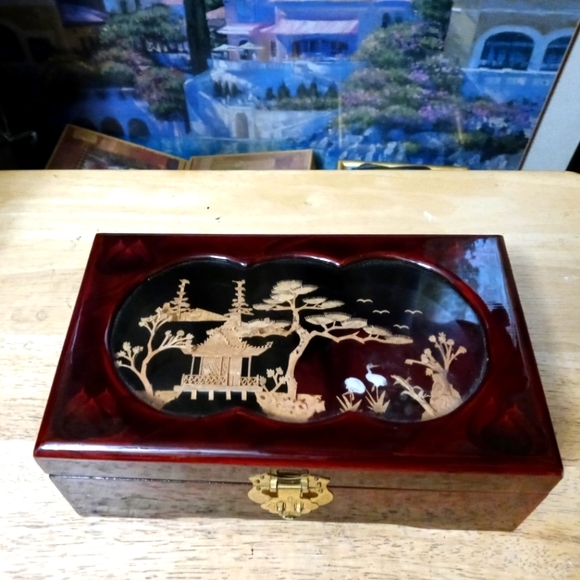 1980's Vintage Chinese Jewelry/Music Box 🎵Oriental Lacquer Wood Satin Lining🎻